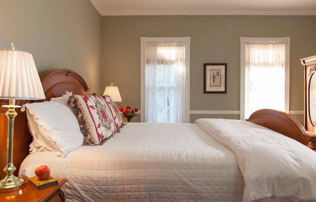 The Maple Leaf Inn Barnard Екстер'єр фото