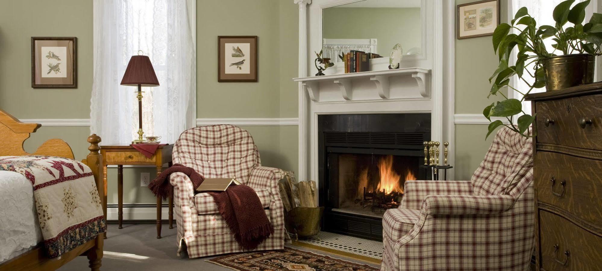 The Maple Leaf Inn Barnard Екстер'єр фото